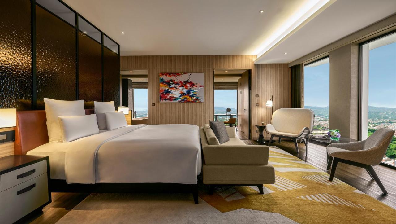Hotel Pullman Grand Bandung