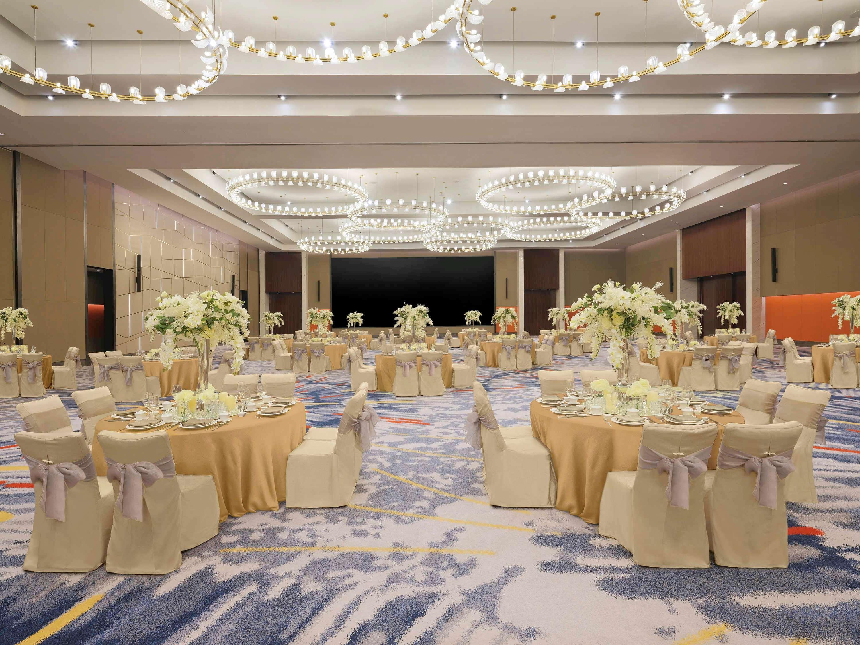 Pullman Grand Hotel 5*