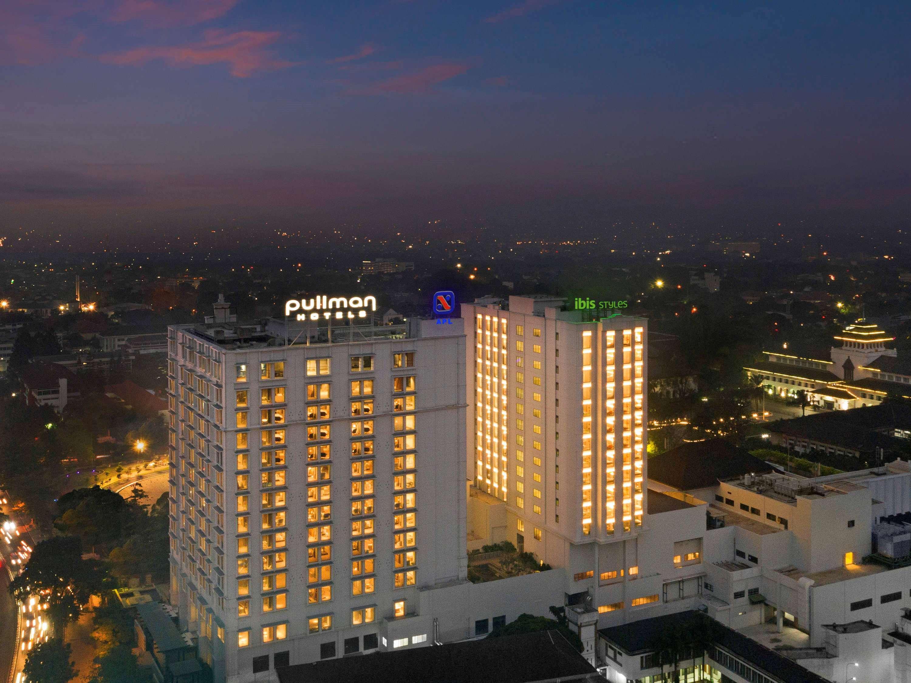 Pullman Grand